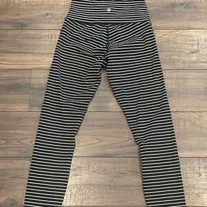 Lululemon wunder under high rise leggings 25”